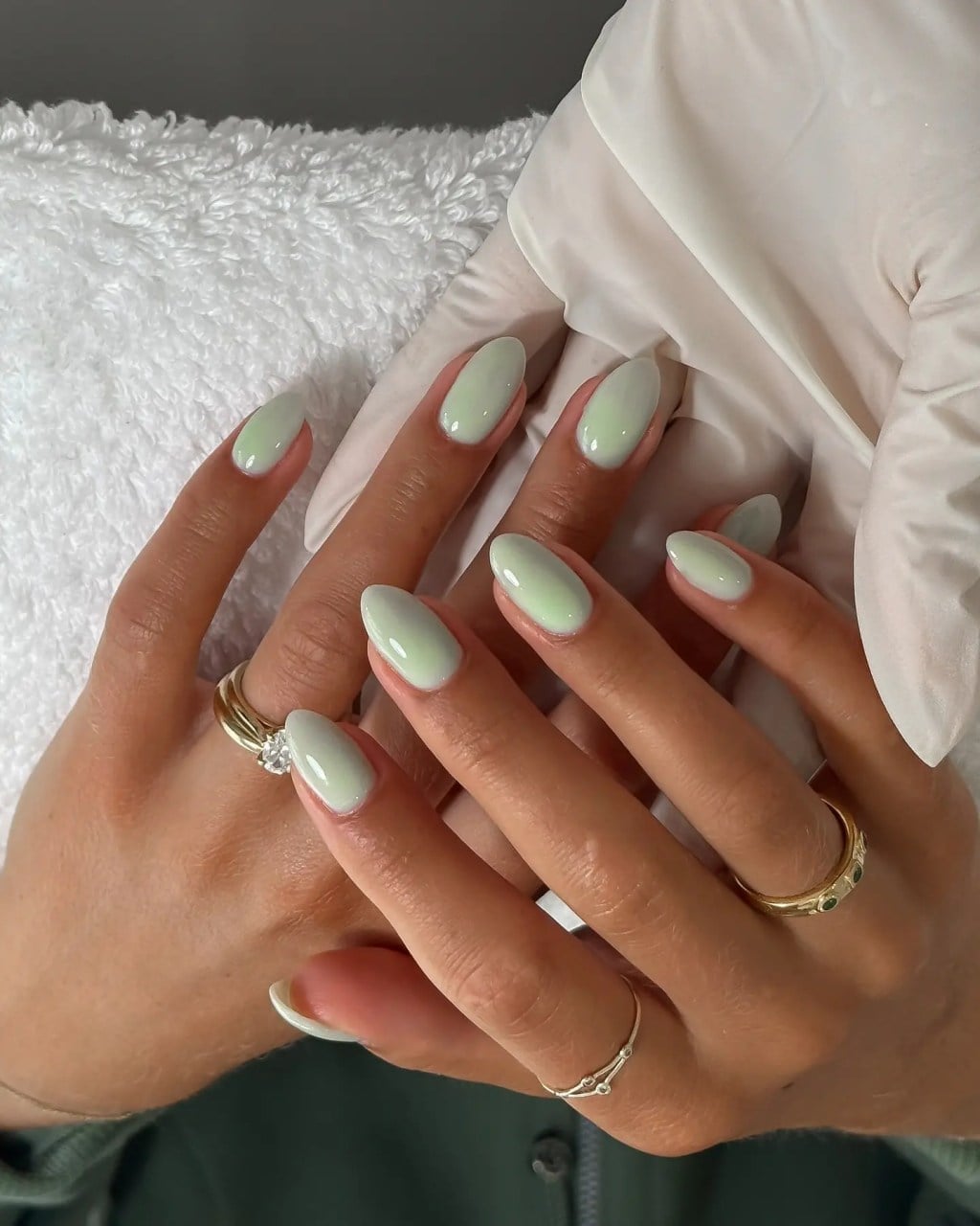 Olive Green White Minimalist Leaf Short Oval Nails — Olive Green Nails