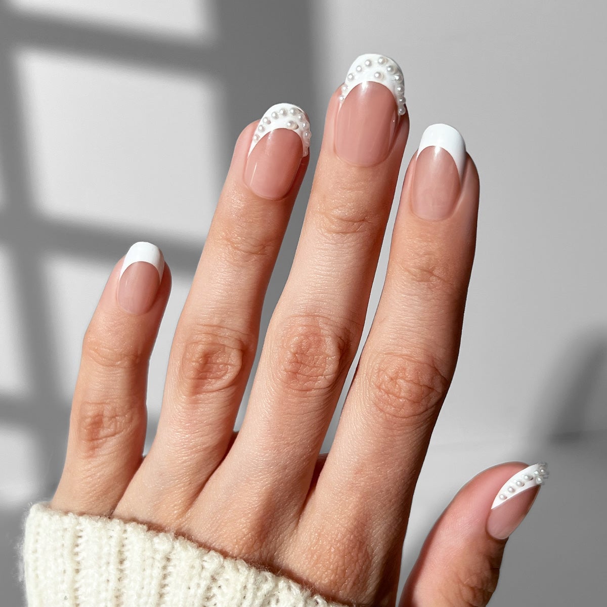 Medium Oval Pink Pearl French Tip Nails, Glossy — Oval Nails