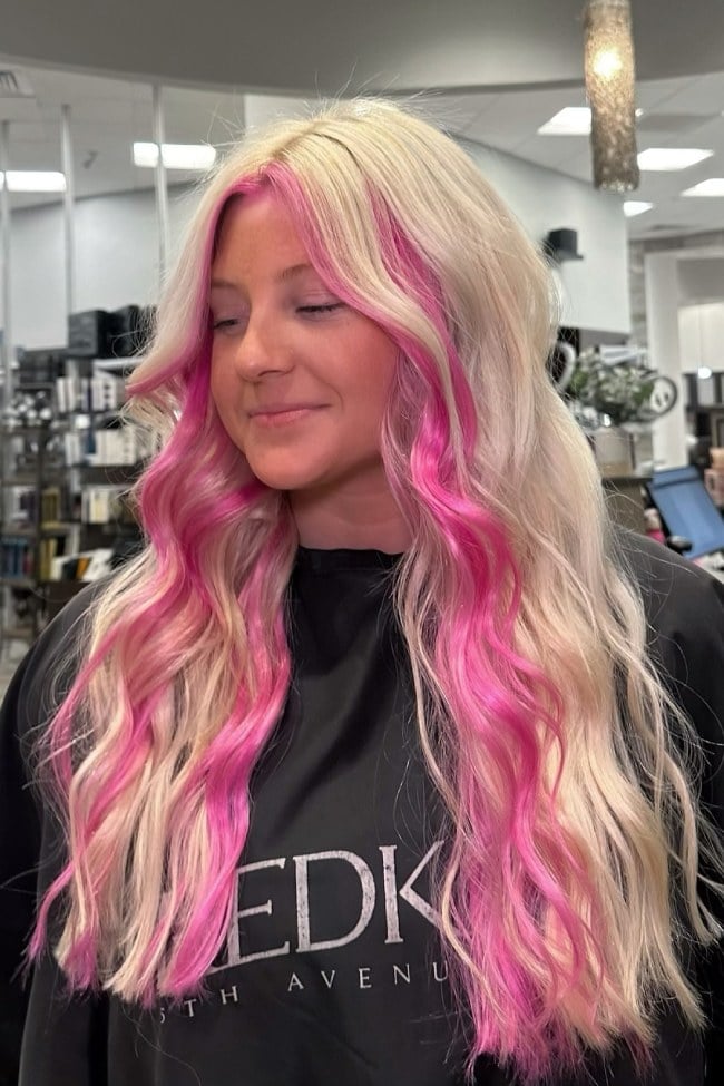 Mid-Back Blonde With Pink Money Piece Mid-Back Blonde With Pink Money Piece — Pink Hair