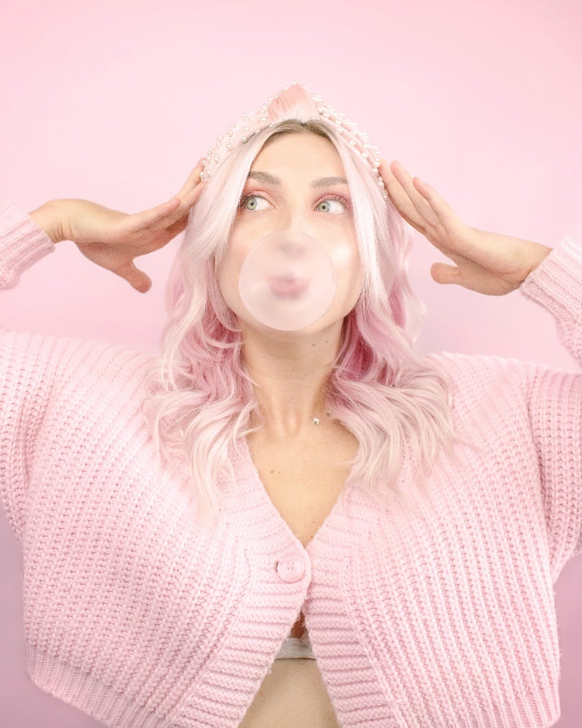 Shoulder Length Layers Pastel Pink With Curtain Bangs Shoulder Length Layers Pastel Pink With Curtain Bangs — Pink Hair