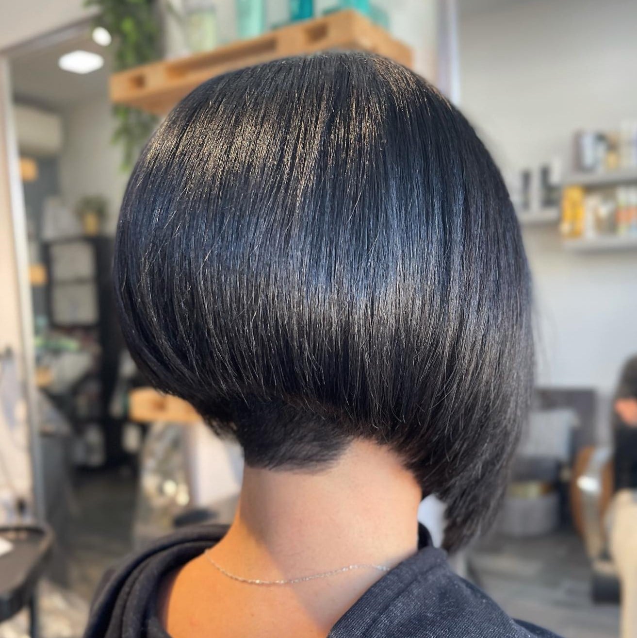 Sleek Black Collarbone Bob Back View, Creating A Clean Finish Sleek Black Collarbone Bob Back View, Creating A Clean Finish — Pixie Bob