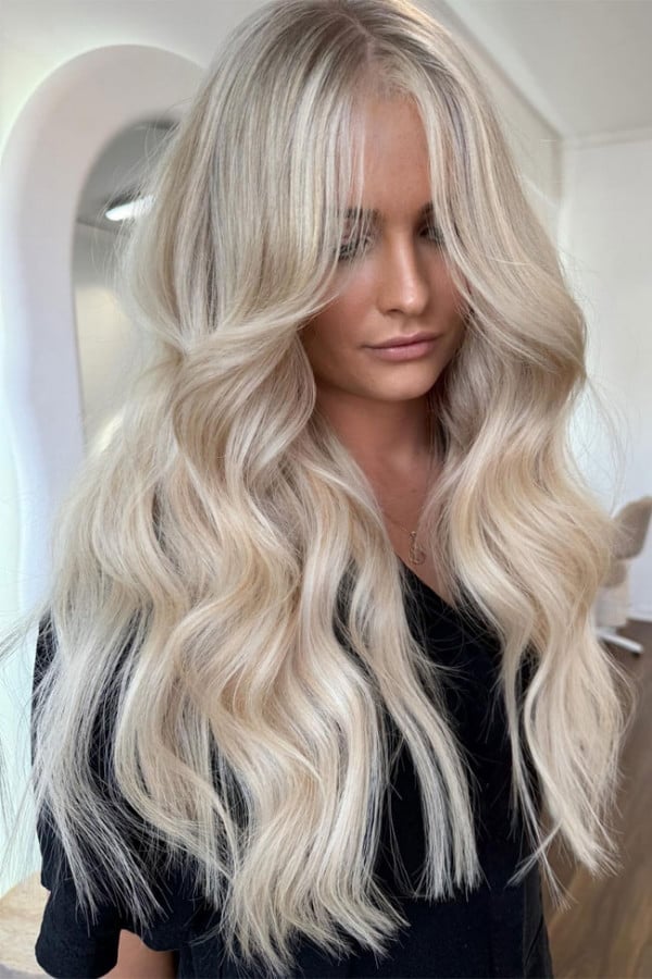 Mid-Back Platinum With Highlights and Bangs, Wavy — Platinum Blonde
