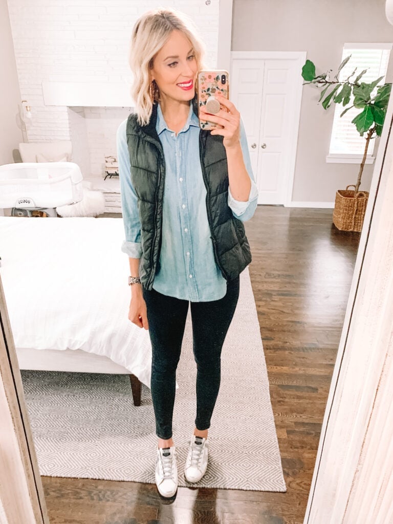 Black Puffer Vest With Denim Shirt Mirror Selfie — Puffer Vest Outfits