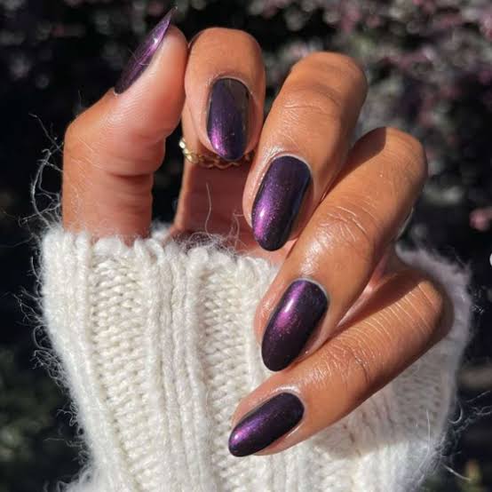Medium Oval Deep Metallic Purple Cat Eye, Close-Up Take — Purple Nails