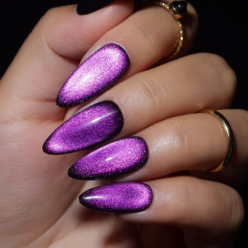 Medium Stiletto Deep Purple Magnetic Cat Eye — Purple Nails