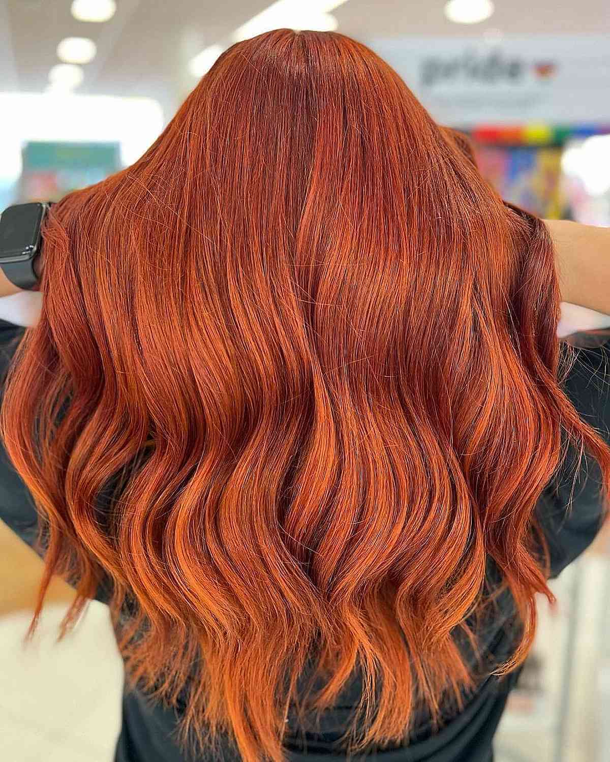 Rich Copper Mid-Back Waves With Blonde Highlights, Wavy Rich Copper Mid-Back Waves With Blonde Highlights, Wavy — Red Hair Colors