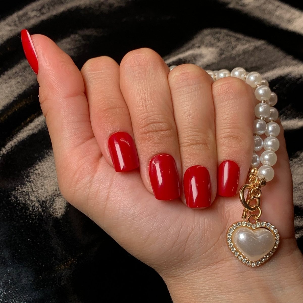 Opaque Red Glossy Short Square Nails, Displaying The Nails Clearly — Red Nails