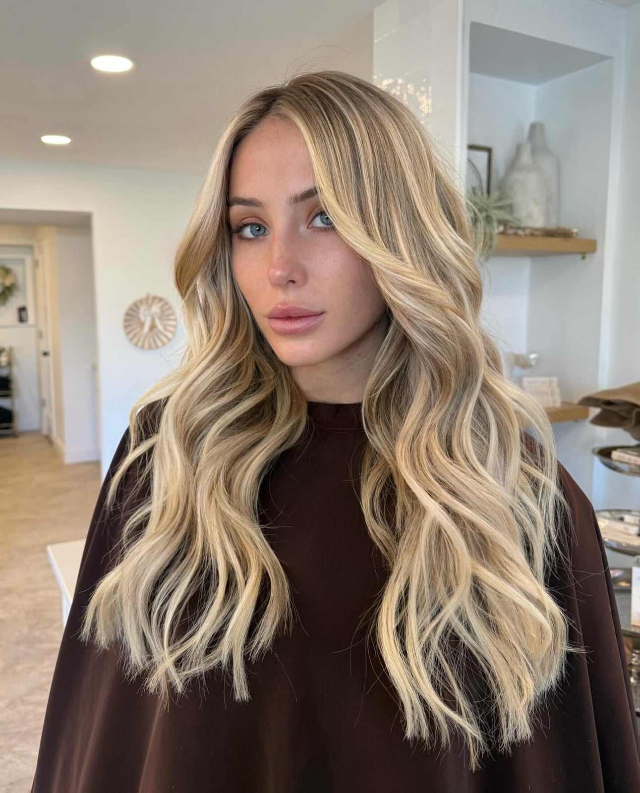 Mid-Back Blonde Balayage With Distinct Dark Root Mid-Back Blonde Balayage With Distinct Dark Root — Rooted Blonde