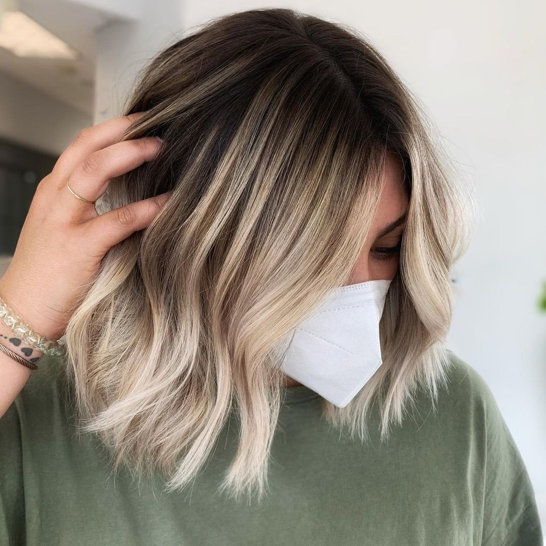 Collarbone Lob With Dark Brown Root Shadow And Blonde Balayage Collarbone Lob With Dark Brown Root Shadow And Blonde Balayage — Rooted Blonde