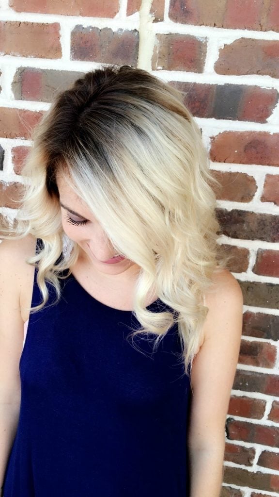 Collarbone Shadow Root Blonde With Waves Collarbone Shadow Root Blonde With Waves — Rooted Blonde