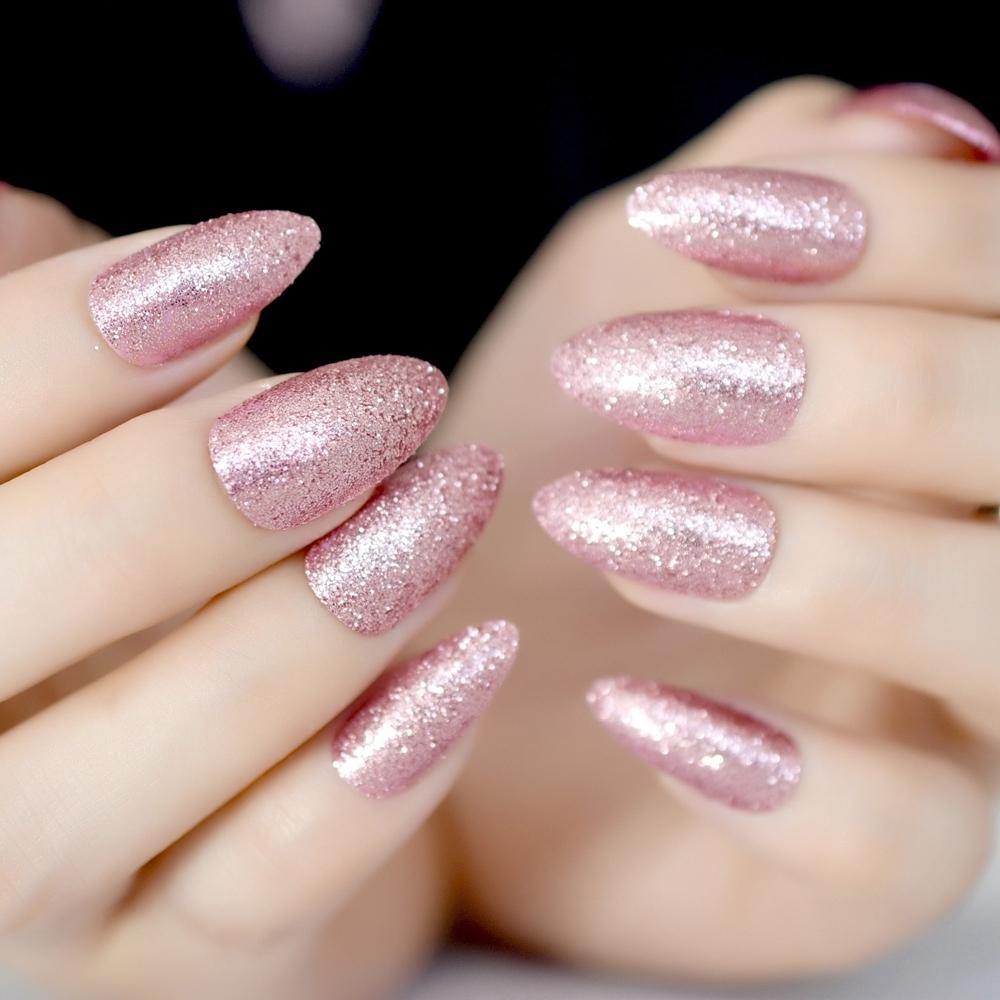Rose Gold Glitter Full Coverage Medium Stiletto Nails Rose Gold Glitter Full Coverage Medium Stiletto Nails — Rose Gold Nails