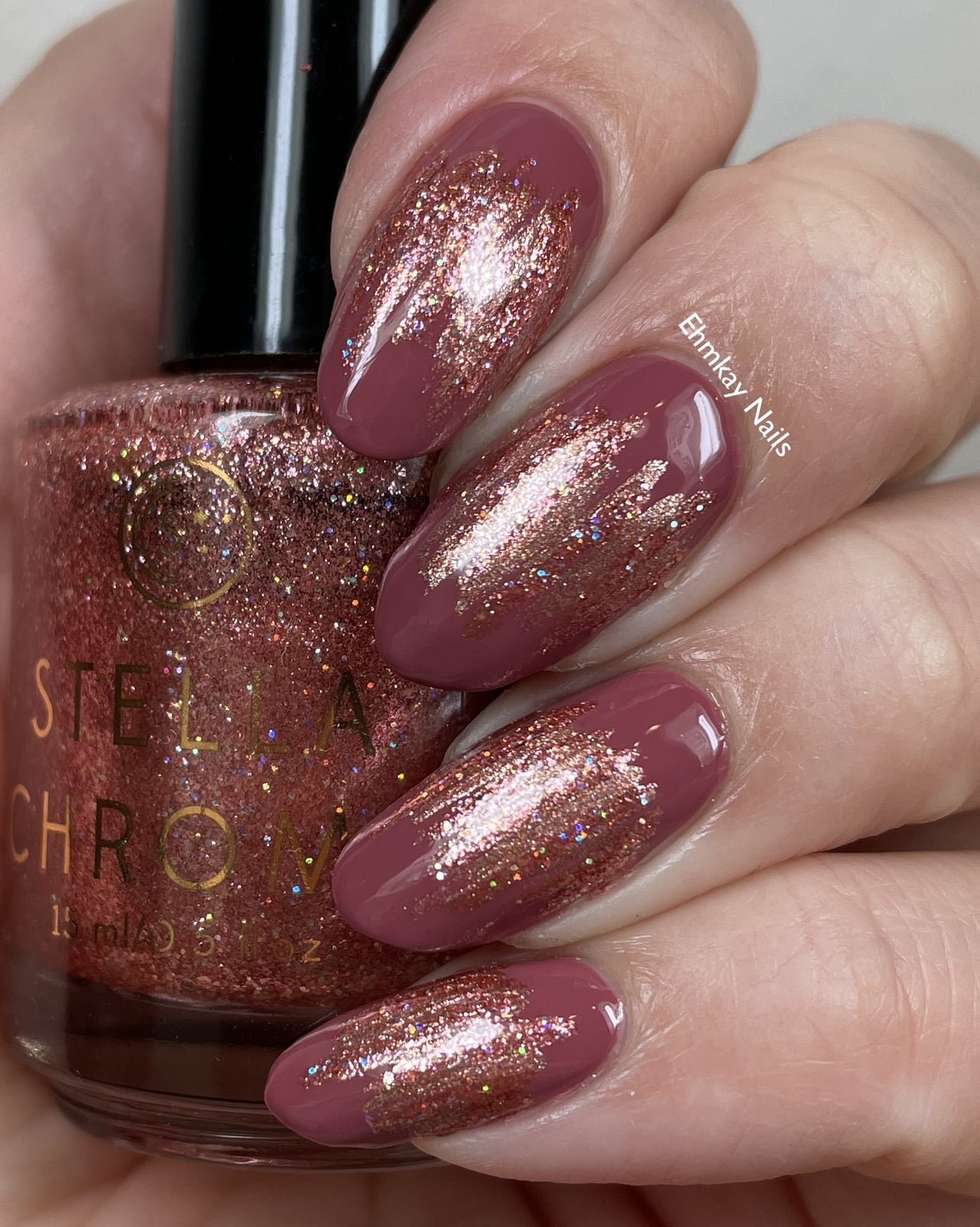 Mauve Rose Gold Glitter Tip Short Oval Nails Mauve Rose Gold Glitter Tip Short Oval Nails — Rose Gold Nails