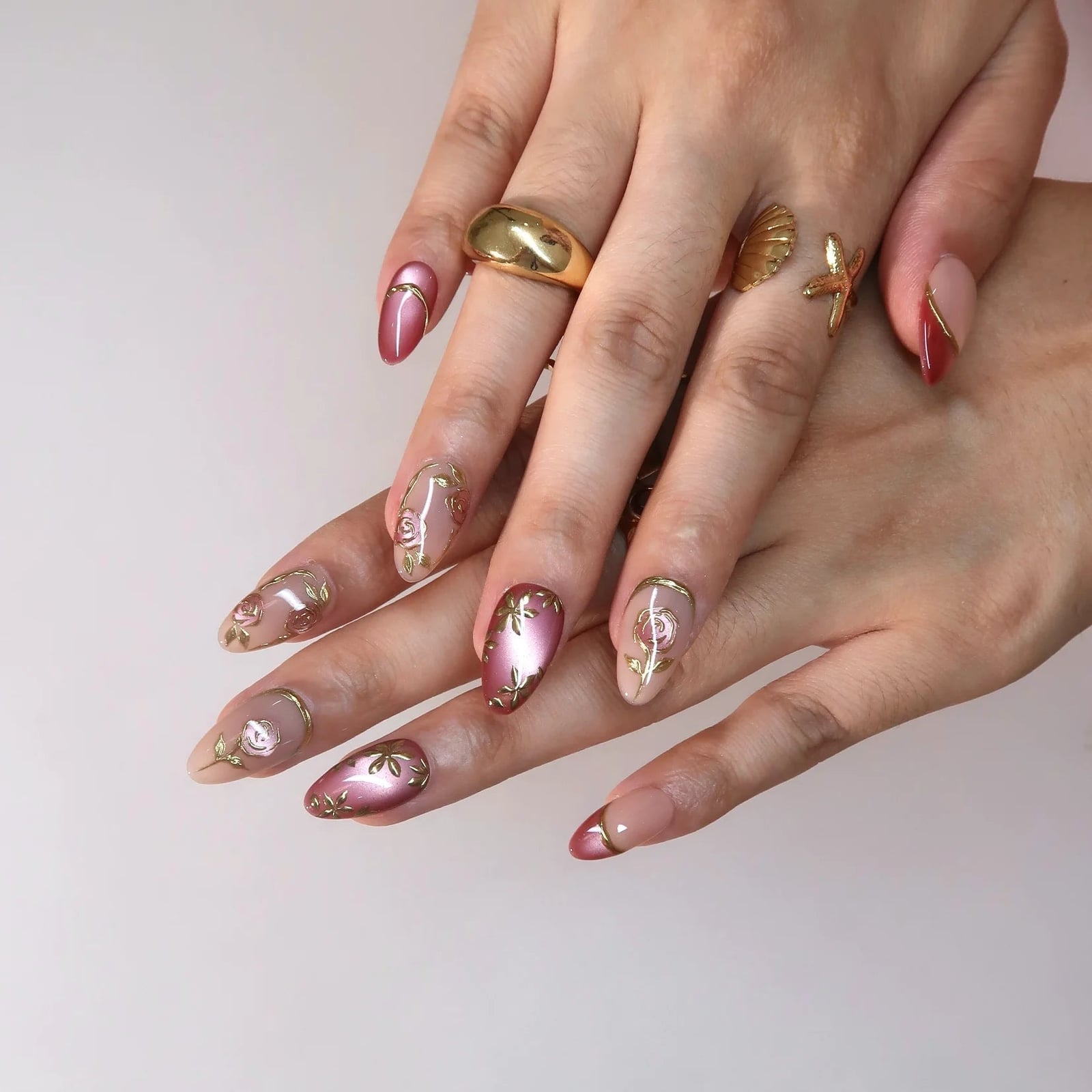 Mauve Pink White Marble Gold Foil Short Oval Nails Mauve Pink White Marble Gold Foil Short Oval Nails — Rose Gold Nails