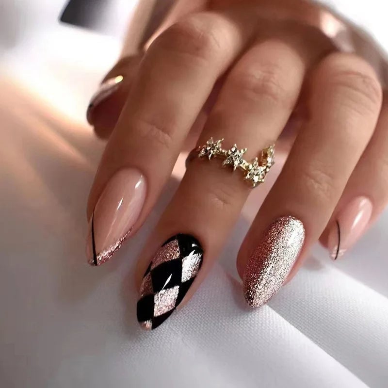 Sheer Pink Black Line Rose Gold Glitter Short Almond Nails Sheer Pink Black Line Rose Gold Glitter Short Almond Nails — Rose Gold Nails