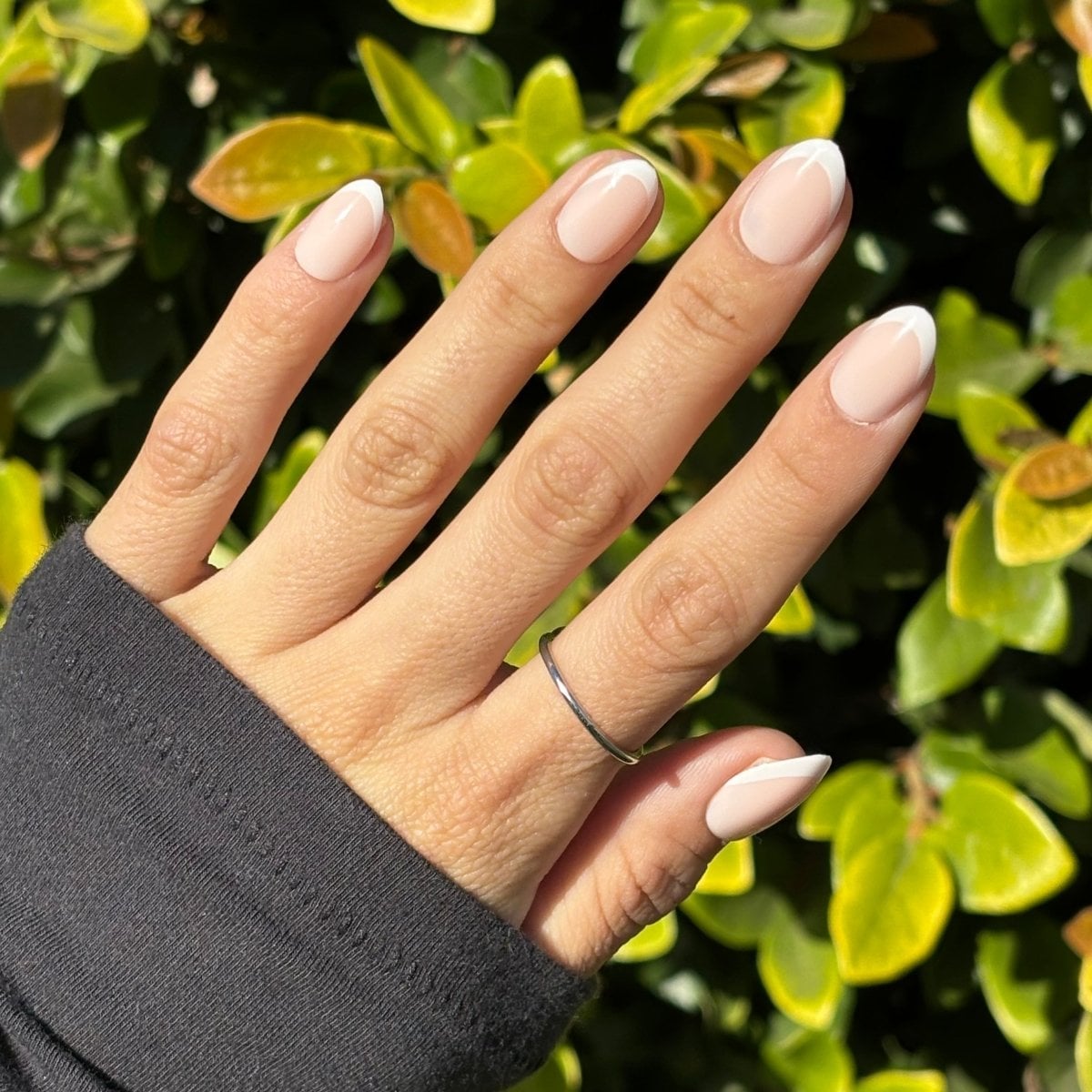 Modern French Tip Glossy Short Round Nails Modern French Tip Glossy Short Round Nails