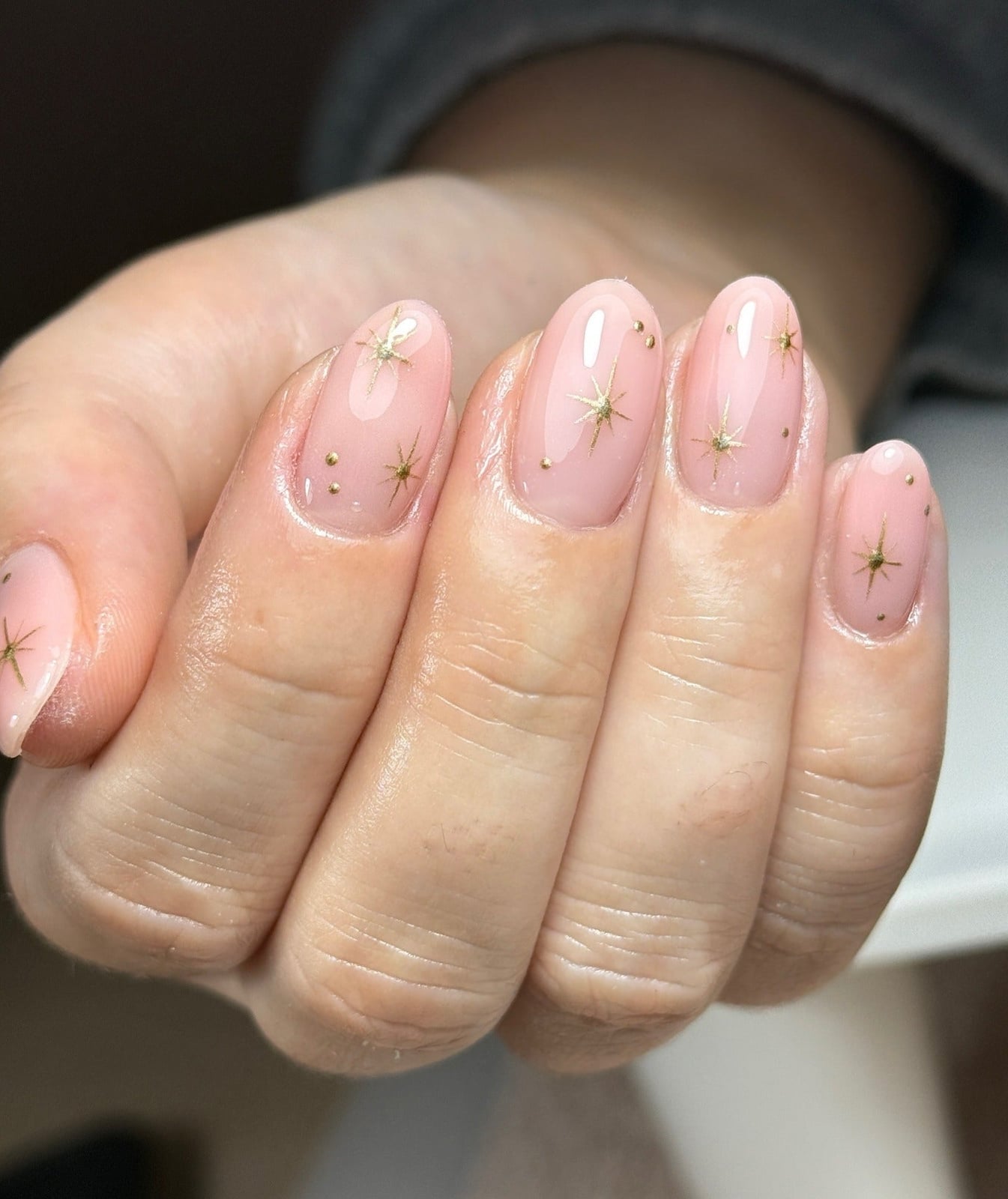 Sheer Pink Gold Starburst Glossy Short Round Nails Sheer Pink Gold Starburst Glossy Short Round Nails
