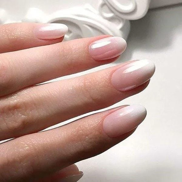 Medium Oval Pink White Ombre Glossy Nails Medium Oval Pink White Ombre Glossy Nails — Round Nails