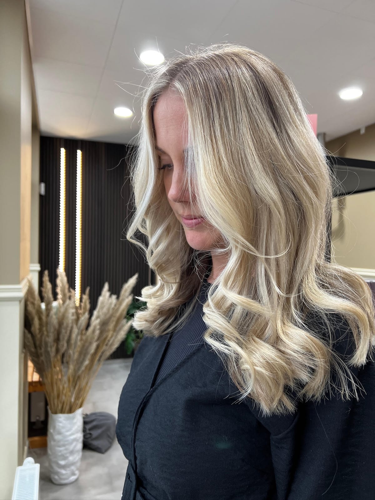 Collarbone Ash Blonde With Platinum Highlights Collarbone Ash Blonde With Platinum Highlights — Scandi Blonde