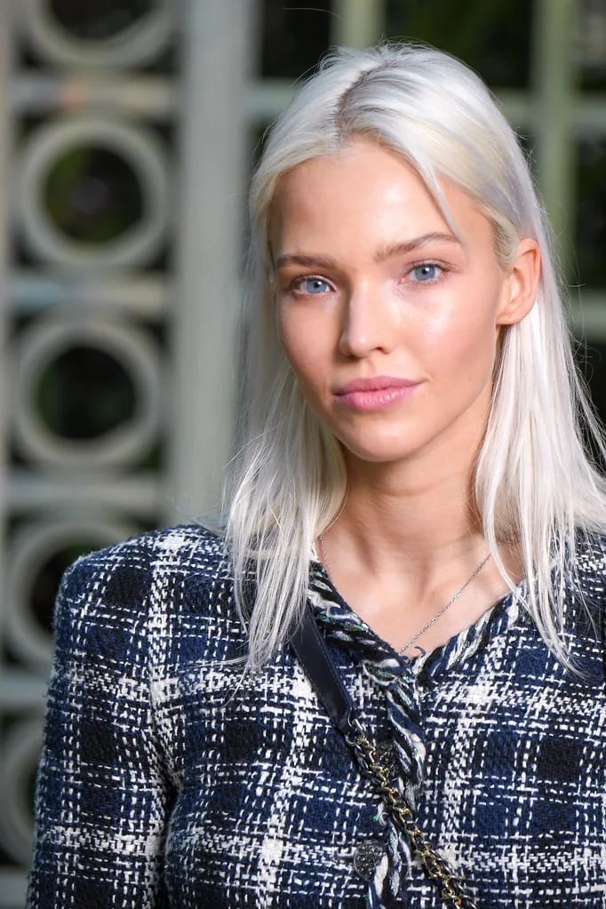 Mid-Back Platinum With Dark Roots, Straight Mid-Back Platinum With Dark Roots, Straight — Scandi Blonde