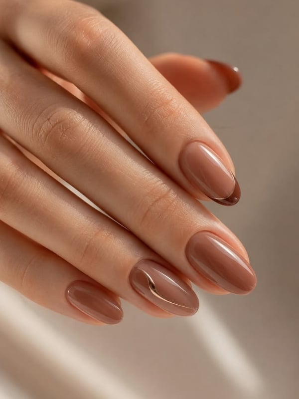 Medium Oval Medium Brown Metallic Gold Line Nails — School Nails