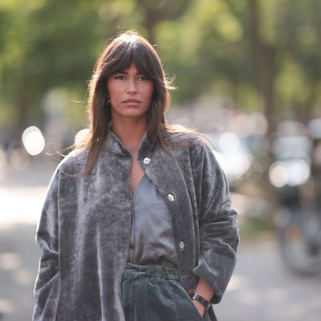 Shoulder Length Dark Brown Shag With Wispy Bangs, Close-Up Take — Shag Haircut