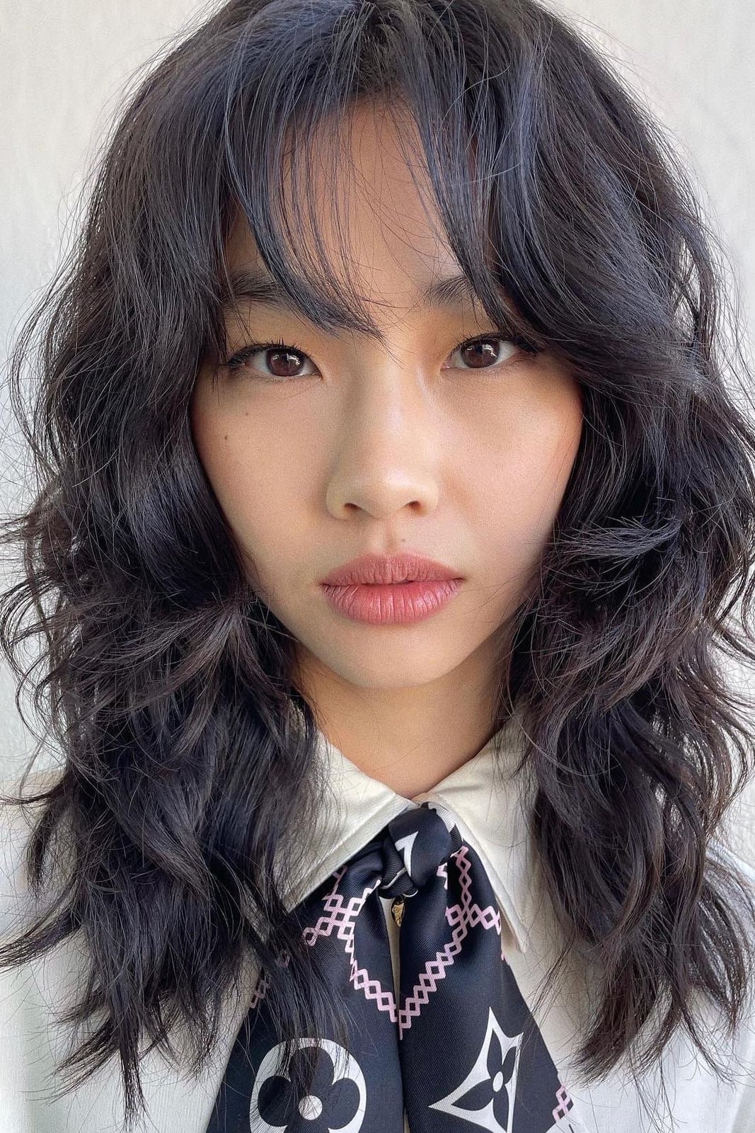 Collarbone Dark Brown Shag With Gray Tones Collarbone Dark Brown Shag With Gray Tones — Shag with Curtain Bangs