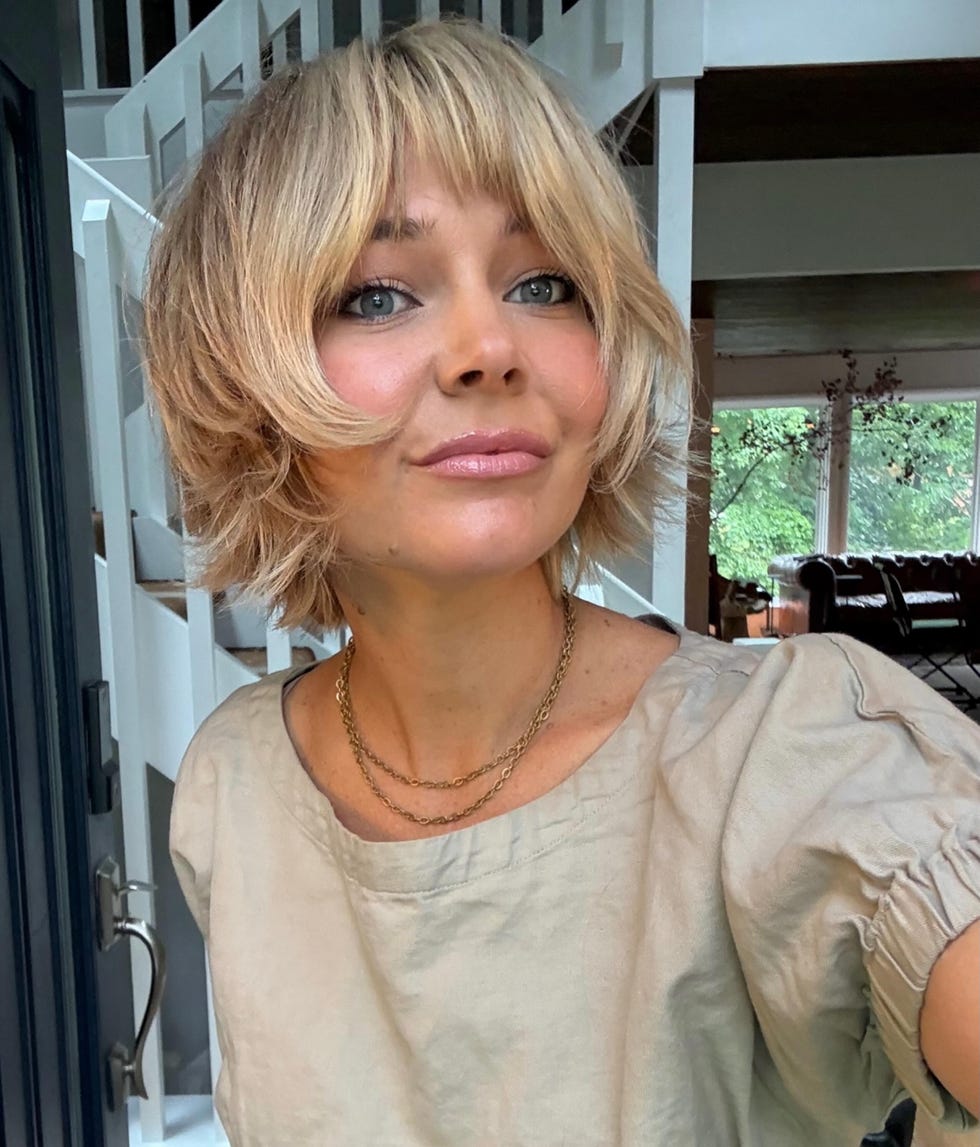 Ash Blonde Shaggy Bob With Curtain Bangs, Chin Ash Blonde Shaggy Bob With Curtain Bangs, Chin