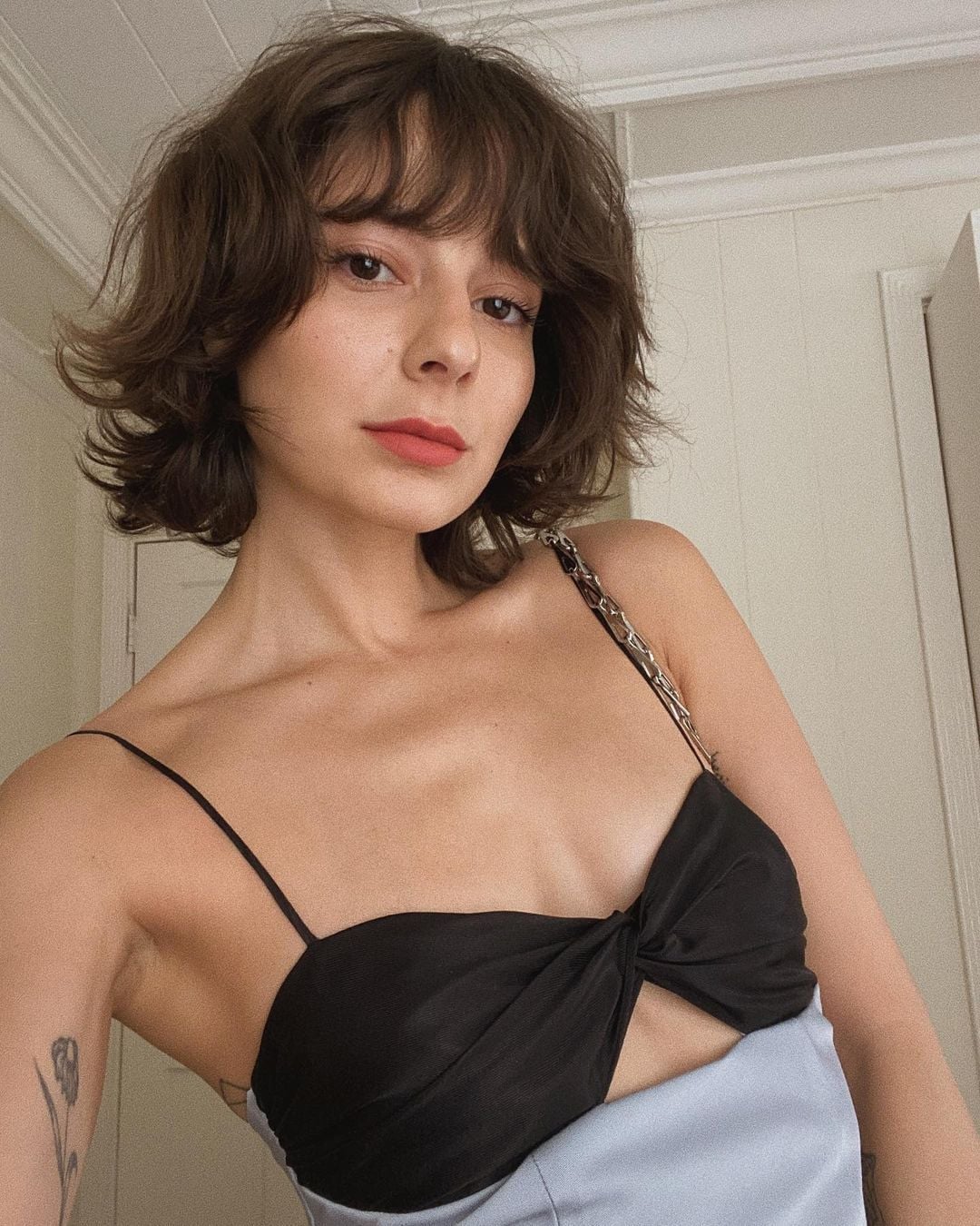 Medium Brown Shaggy Bob With Full Bangs Medium Brown Shaggy Bob With Full Bangs