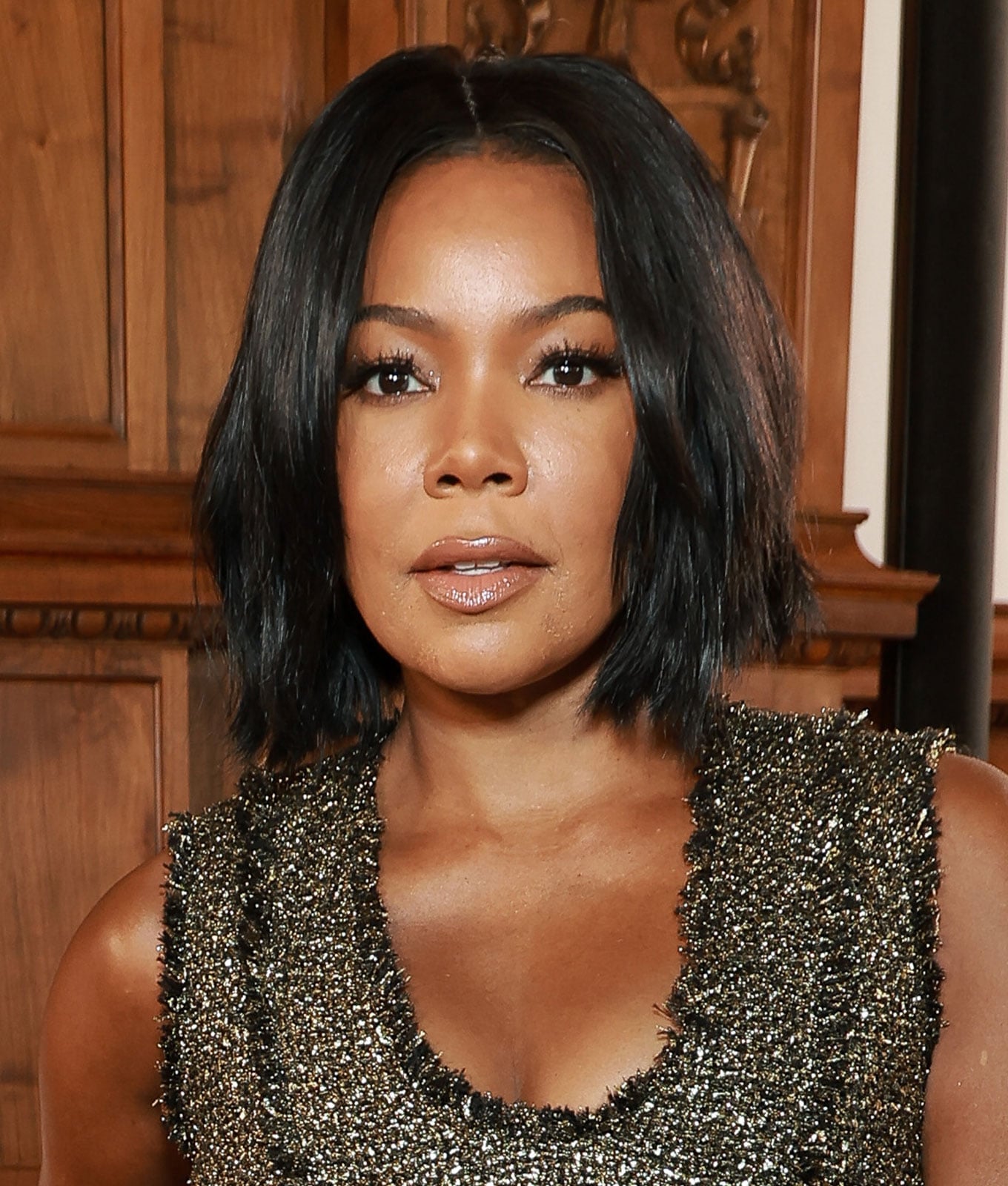 Dark Brown Shaggy Bob With Choppy Bangs, Middle Dark Brown Shaggy Bob With Choppy Bangs, Middle