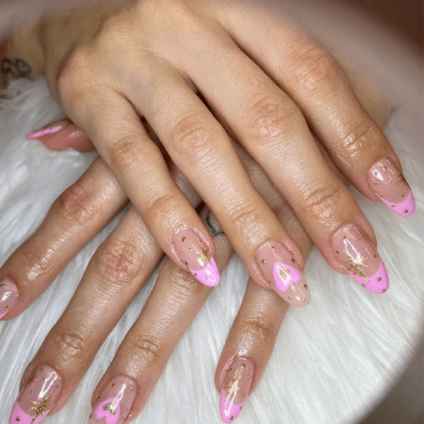 Pink Heart and Gold Star Short Almond Nails Pink Heart and Gold Star Short Almond Nails — Short Acrylic Nails