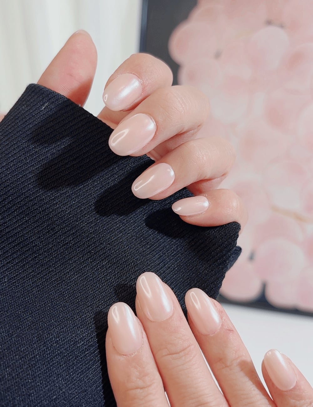 Pearlescent Shimmer Short Oval Nails Pearlescent Shimmer Short Oval Nails — Short Acrylic Nails