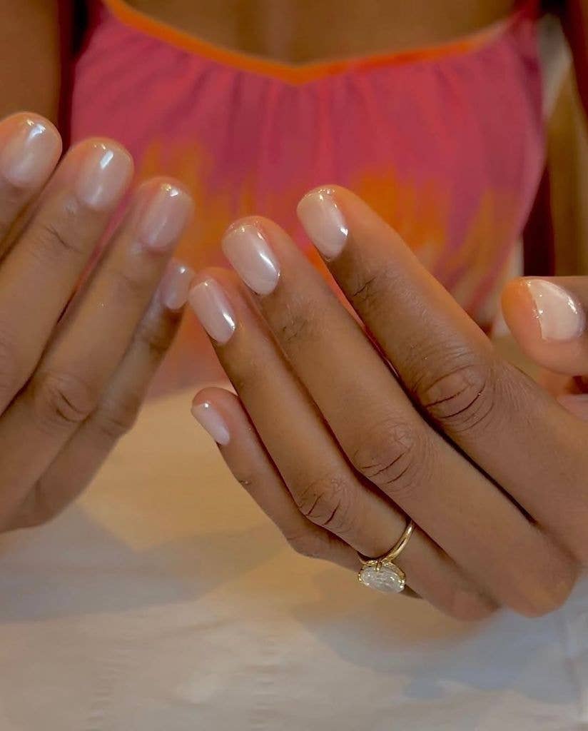 Sheer Nude Short Oval Nails Sheer Nude Short Oval Nails — Short Acrylic Nails