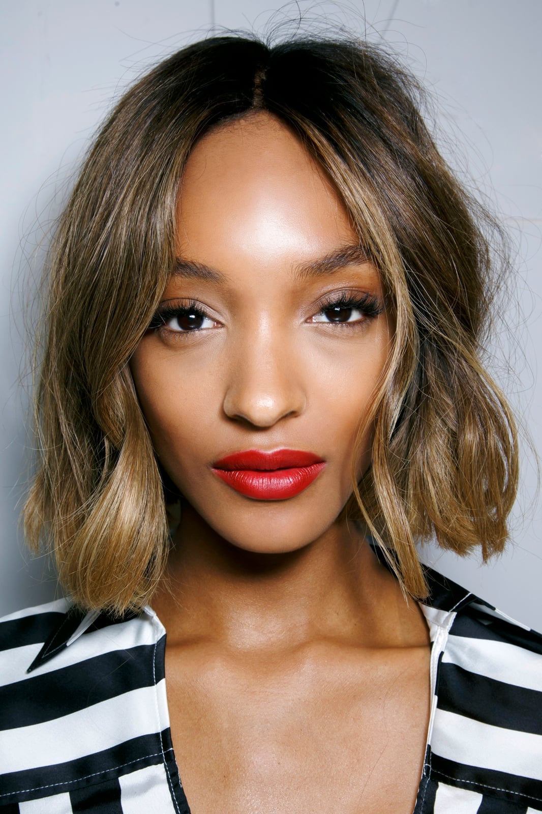 Wavy Dark Brown Bob With Subtle Highlights — Short Haircuts
