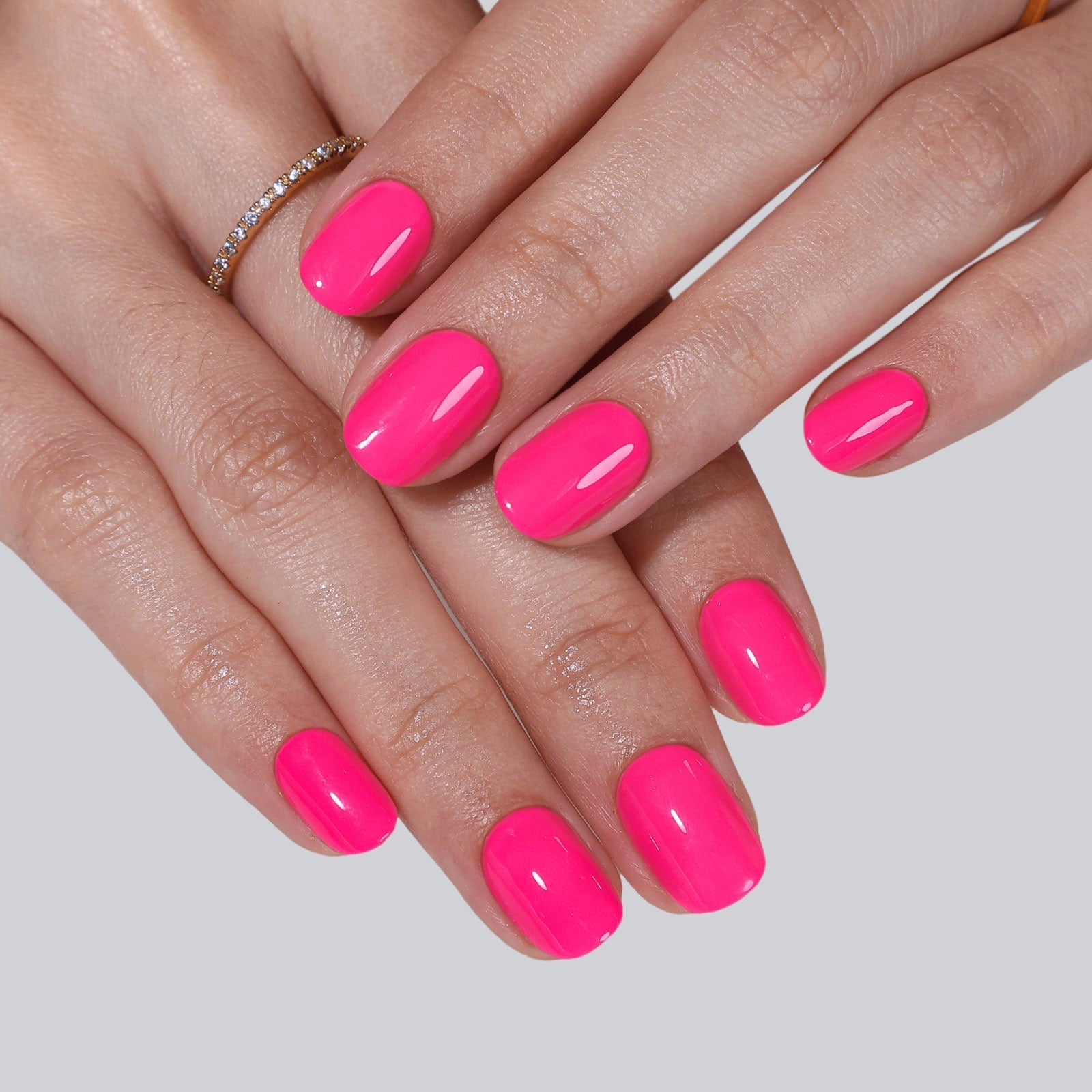 Vibrant Hot Pink Glossy Short Oval Vibrant Hot Pink Glossy Short Oval — Short Nails