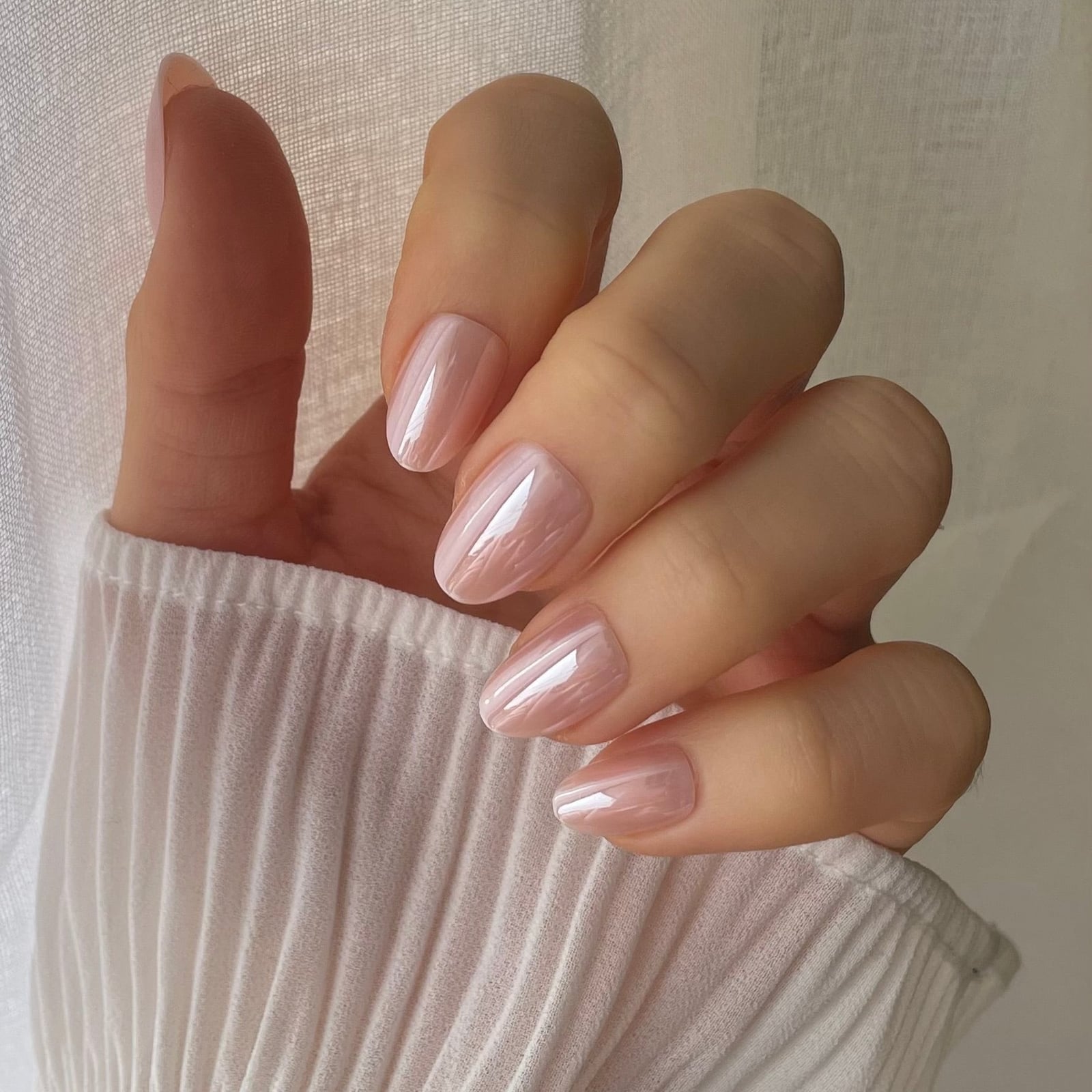 Pearlescent Glazed Milky Pink Short Oval Nails Pearlescent Glazed Milky Pink Short Oval Nails
