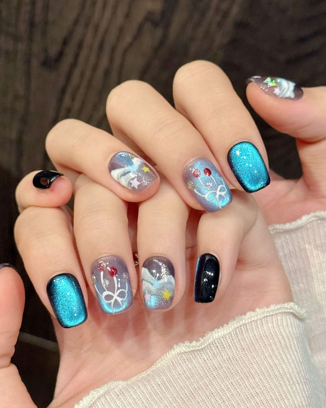 Short Oval Blue Purple Cat-Eye Celestial Short Oval Blue Purple Cat-Eye Celestial — Short Press On Nails