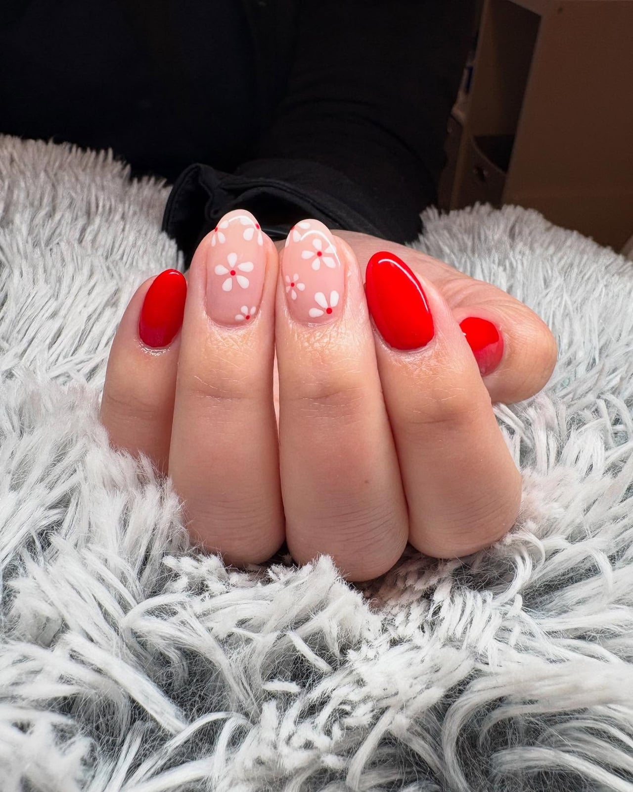 Mixed Red and Floral Short Oval Nails — Short Round Nails