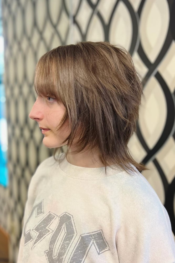 Light Brown Shag With Blunt Bangs Light Brown Shag With Blunt Bangs — Short Wolf Cut