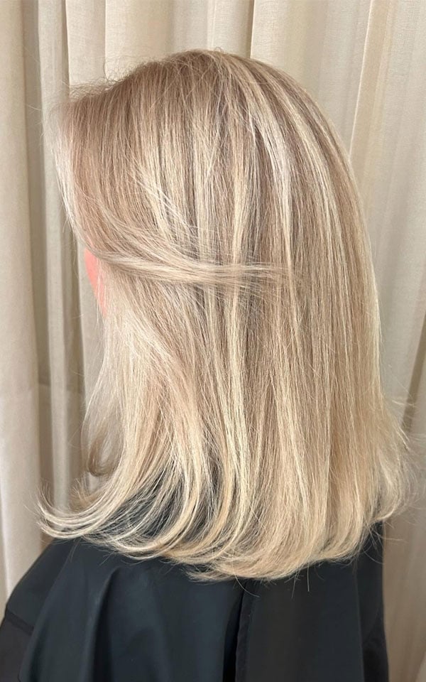 Sleek Straight Blonde Collarbone Cut Sleek Straight Blonde Collarbone Cut — Shoulder Length Haircuts