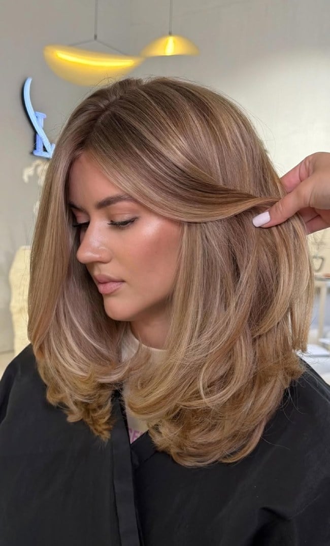 Warm Beige Blonde Lob With Face-Framing Layers Warm Beige Blonde Lob With Face-Framing Layers — Shoulder Length Haircuts