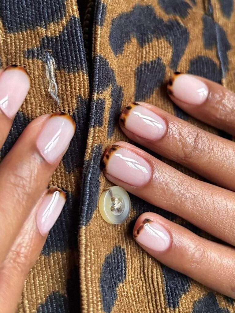 Short Oval Sheer Pink With Tortoiseshell Tips — Simple Nails