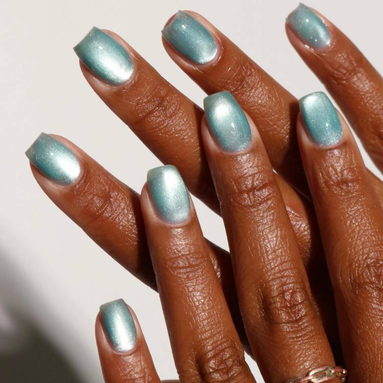 Short Square Light Blue Cat-Eye Nails Short Square Light Blue Cat-Eye Nails — Square Nails