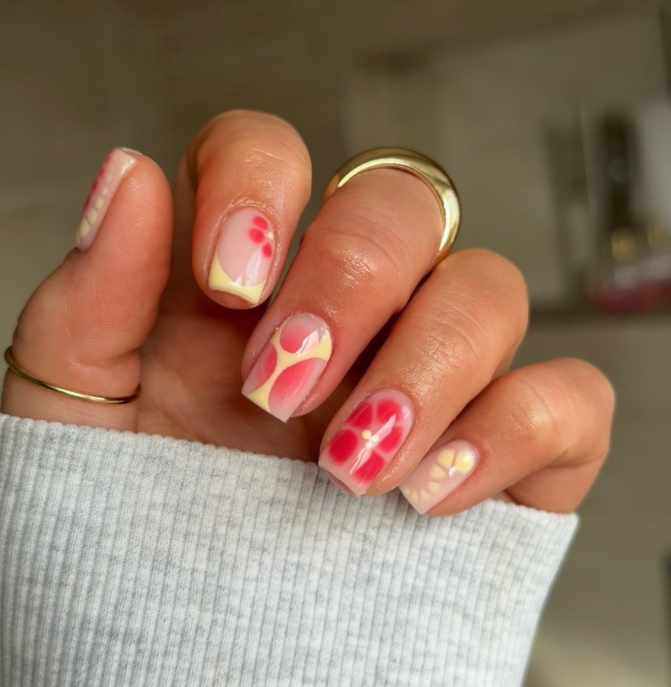 Short Square Sheer Pink With Abstract Floral Art Short Square Sheer Pink With Abstract Floral Art — Square Nails