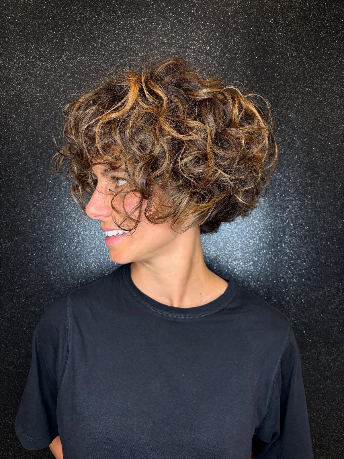 Dark Brown Stacked Bob With Blonde Highlights, Ear To Chin