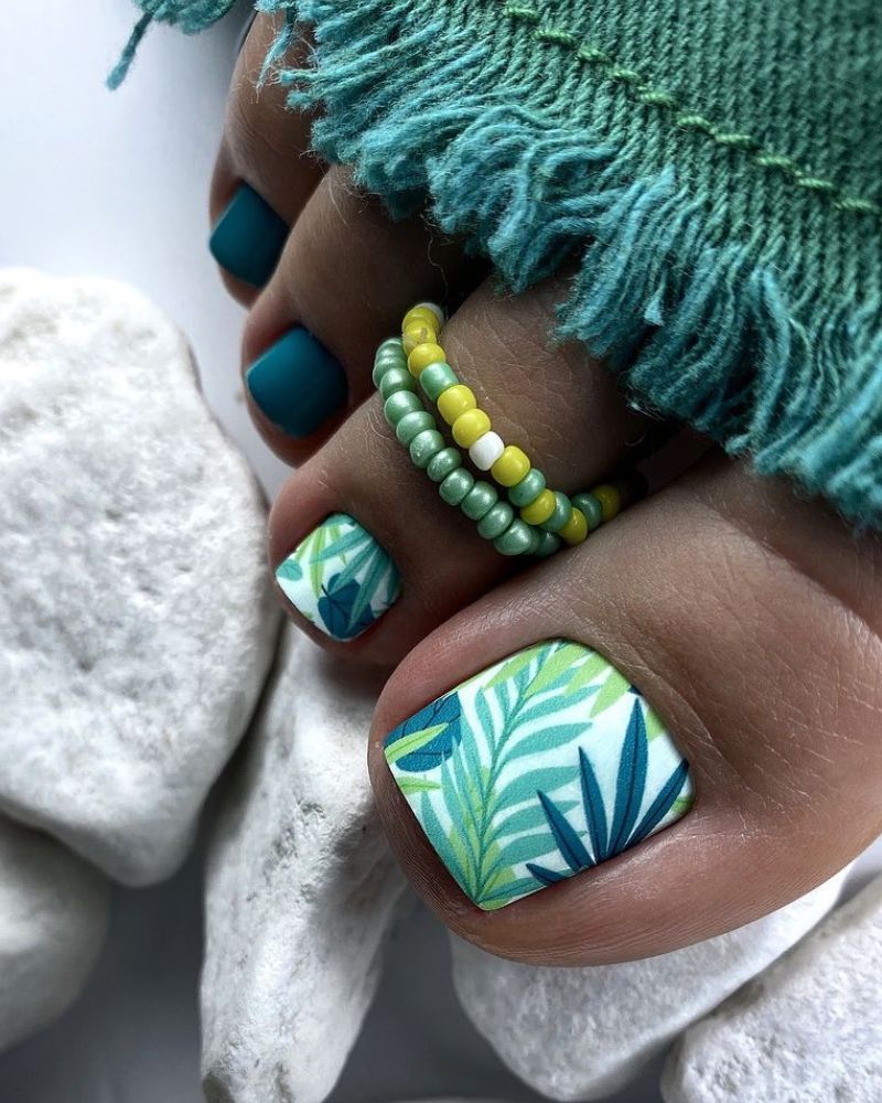 Short Square Tropical Leaf Print Toes Short Square Tropical Leaf Print Toes — Toe Nails