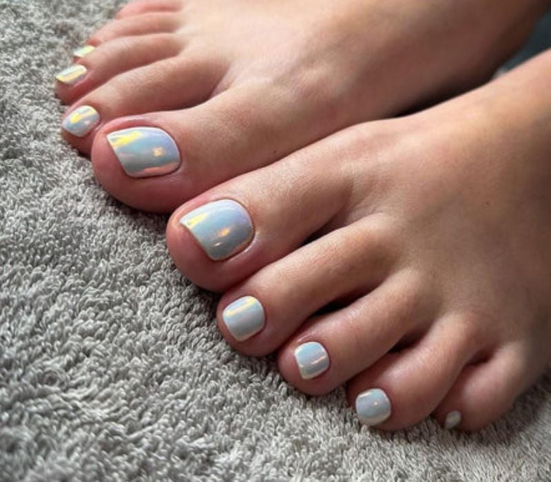 Short Almond Iridescent Shimmer Toes, Full Color Coverage Short Almond Iridescent Shimmer Toes, Full Color Coverage — Toe Nails