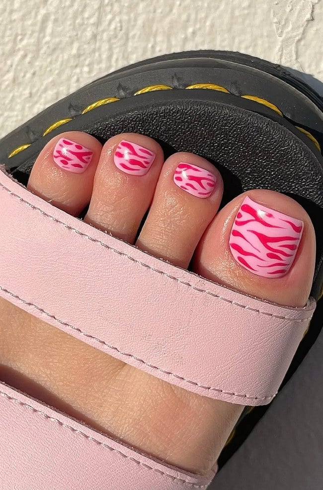 Short Square Hot Pink Zebra Print Toes Short Square Hot Pink Zebra Print Toes — Toe Nails