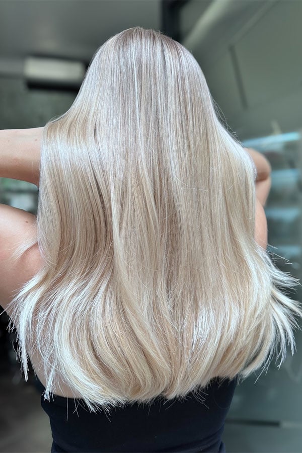 Mid-Back Vanilla Blonde With Glossy Layers Mid-Back Vanilla Blonde With Glossy Layers