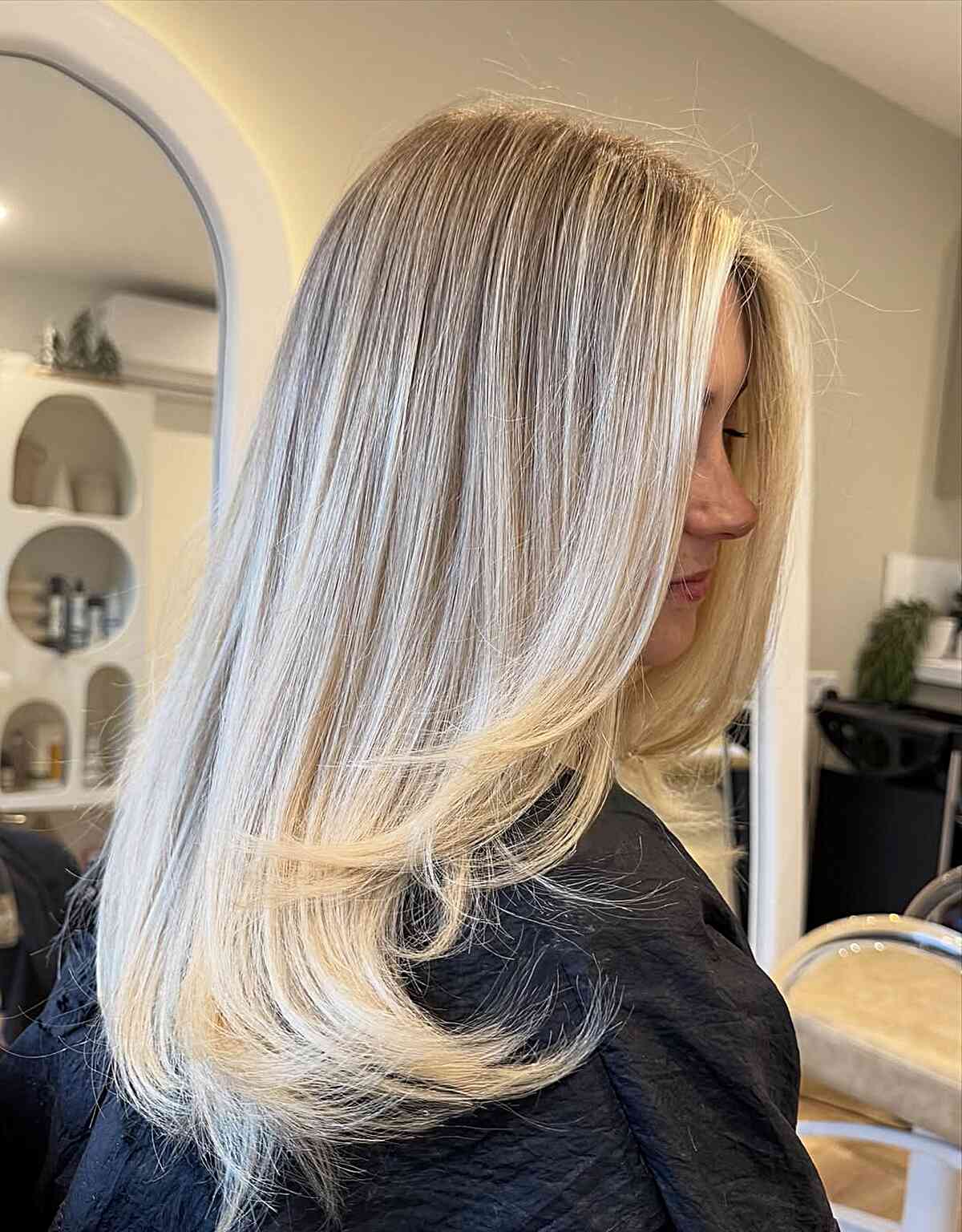 Collarbone Vanilla Blonde With Dimensional Highlights Collarbone Vanilla Blonde With Dimensional Highlights