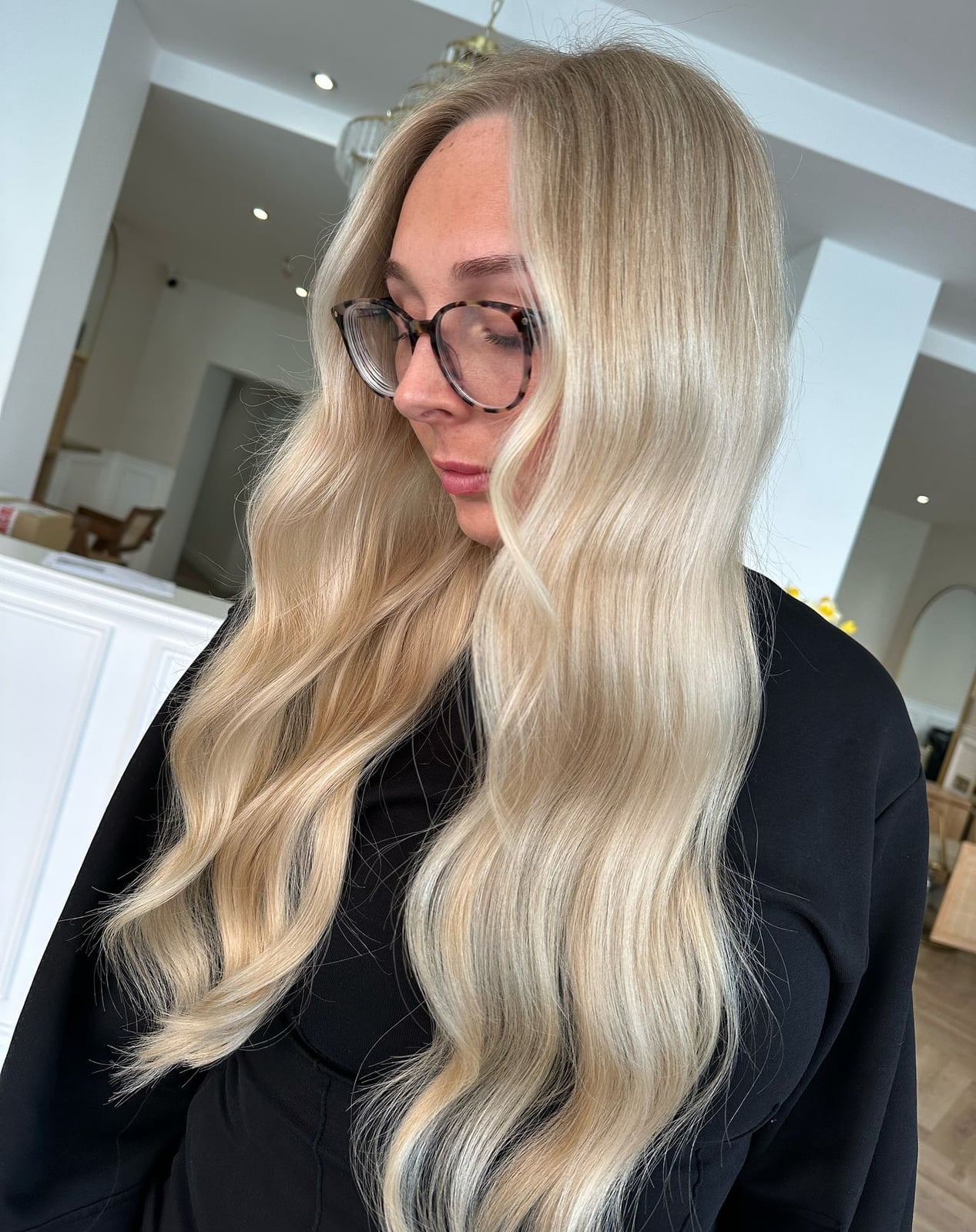 Mid-Back Creamy Vanilla Blonde With Curtain Bangs Mid-Back Creamy Vanilla Blonde With Curtain Bangs